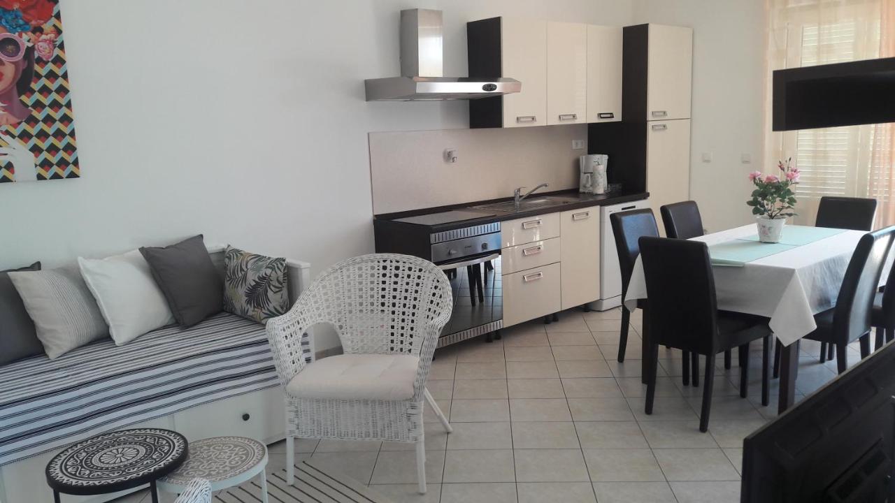 Apartman Barbat-Za Cijelu Obitelj Barbat na Rabu Exteriör bild